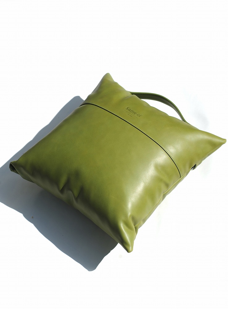 バックッション